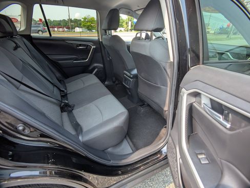 Used 2023 Toyota RAV4 XLE FWD image 11
