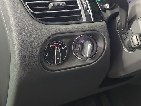 Certified 2026 Porsche Macan AWD/4WD image 18