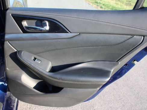 Used 2023 Nissan Maxima SL image 23