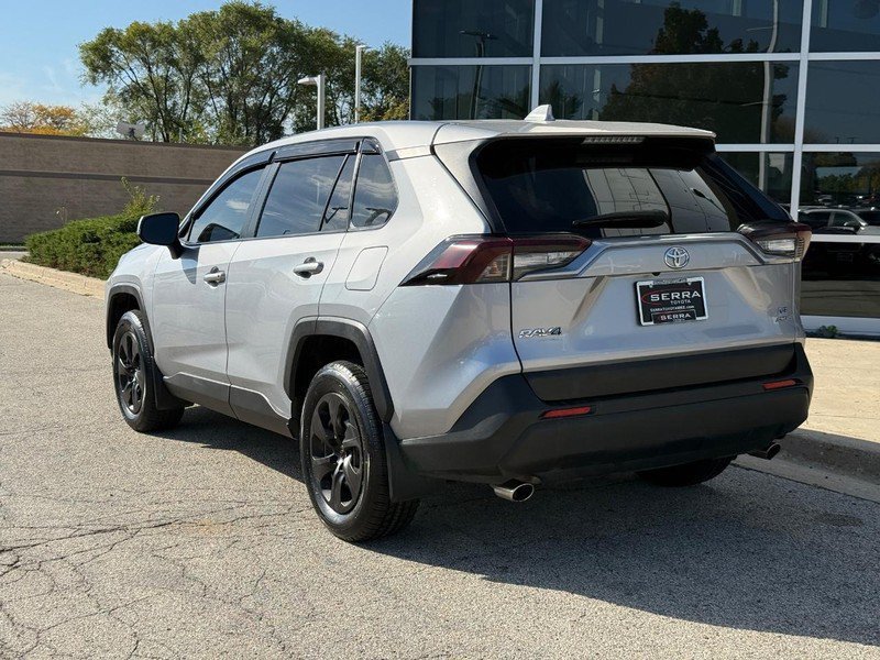 Used 2022 Toyota RAV4 LE AWD/4WD image 5