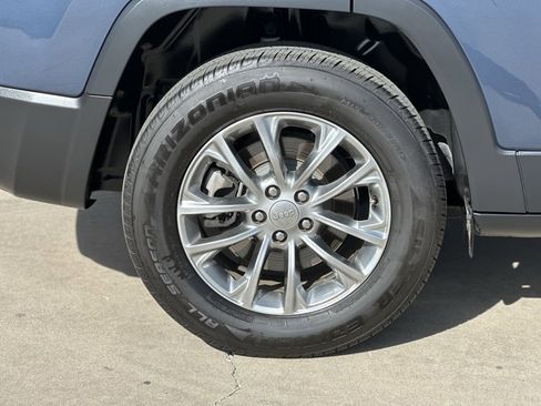 Used 2021 Jeep Cherokee Latitude Plus image 34