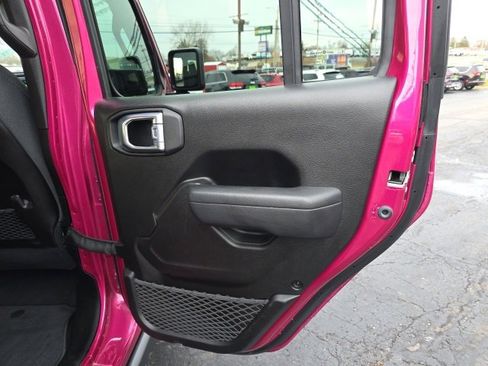 Used 2024 Jeep Wrangler Unlimited Rubicon image 42