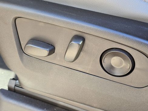 Used 2021 Chevrolet Tahoe Z71 w/ Z71 Off-Road Package image 13