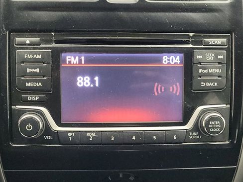 Used 2017 Nissan Versa Note SV FWD image 25