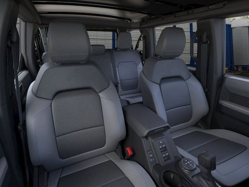 Used 2022 Ford Bronco Black Diamond w/ Sasquatch Package AWD/4WD image 10