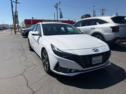 Used 2022 Hyundai Elantra Limited FWD image 3