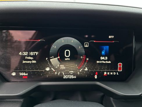 Used 2025 GMC Acadia Elevation image 18