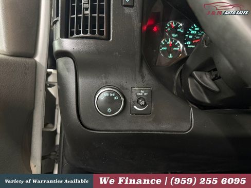 Used 2018 Chevrolet Express 2500 w/ Driver Convenience Package RWD image 21