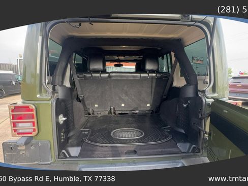 Used 2016 Jeep Wrangler Unlimited Sahara AWD/4WD image 14