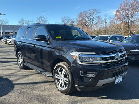 Used 2023 Ford Expedition Limited image 5
