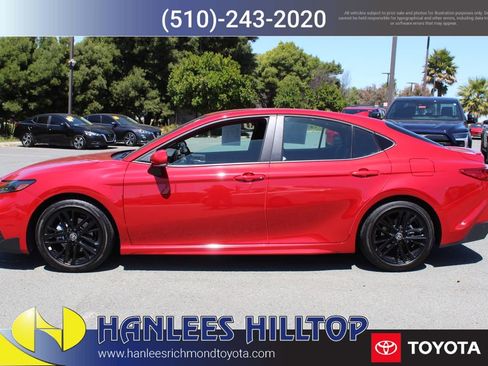 Used 2026 Toyota Camry SE w/ Convenience Package FWD image 2