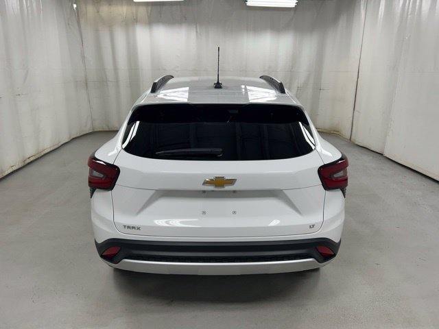 Used 2025 Chevrolet Trax LT w/ LT Convenience Package FWD image 6