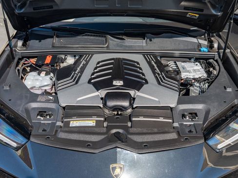 Used 2024 Lamborghini Urus Performante AWD/4WD image 35