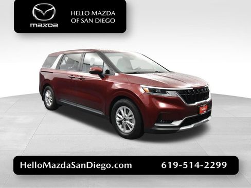 Used 2024 Kia Carnival LX image 1