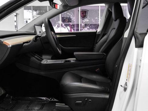 Used 2023 Tesla Model Y Long Range image 4