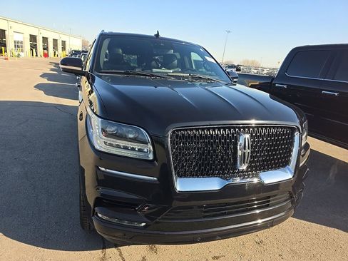 Used 2021 Lincoln Navigator L Reserve image 2