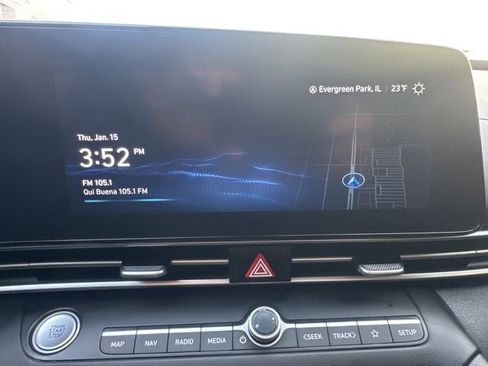 Used 2023 Hyundai Elantra SEL w/ Convenience Package image 14