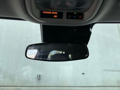 Used 2025 Chevrolet Trax LT image 17