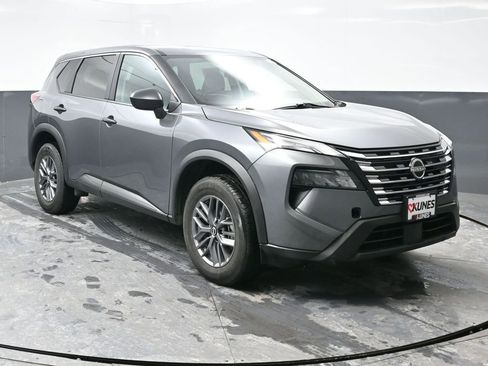 Used 2024 Nissan Rogue S AWD/4WD image 6