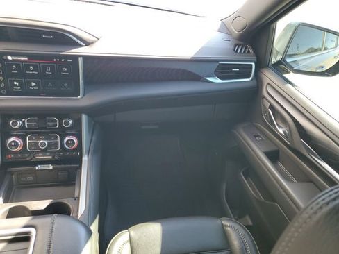 Used 2022 GMC Yukon Denali image 32