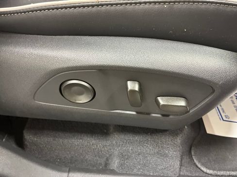 Used 2026 Buick Enclave Sport Touring FWD image 31