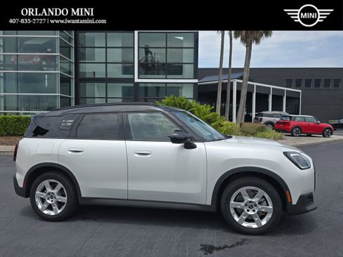 Used 2025 MINI Cooper Countryman S w/ Comfort Package Max image 1