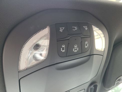 New 2023 Chrysler Pacifica Limited w/ Uconnect Theater Family Group image 32