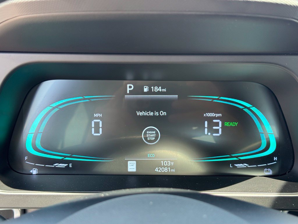 Used 2025 Hyundai Elantra Hybrid FWD image 12