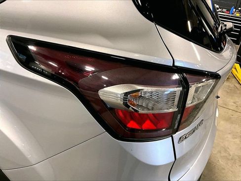 Used 2018 Ford Escape SE w/ SE Sport Appearance Package AWD/4WD image 35