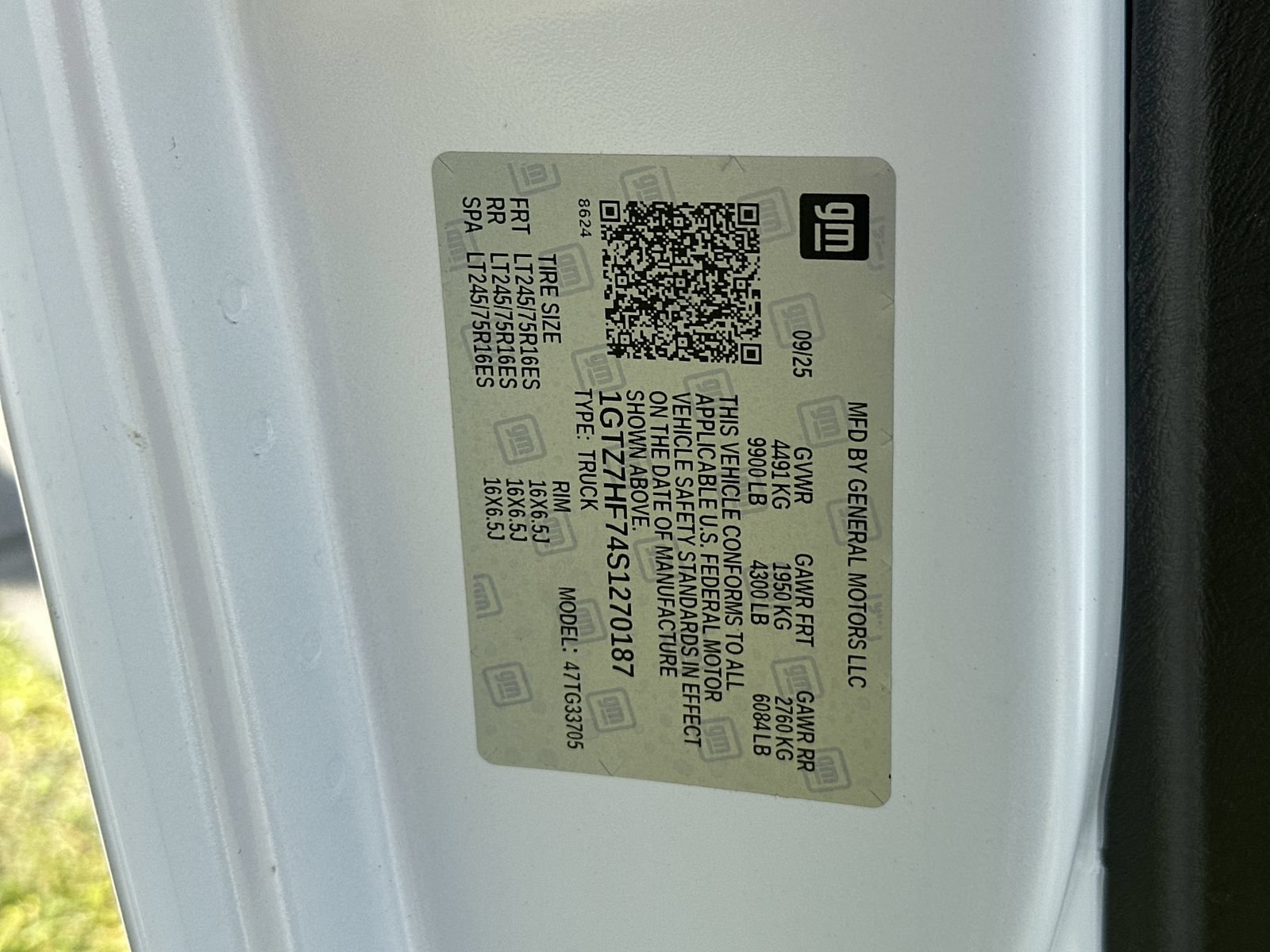 Used 2025 GMC Savana 3500 Extended w/ Driver Convenience Package RWD image 35