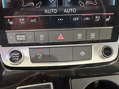 Used 2022 Audi Q8 Premium Plus AWD/4WD image 29