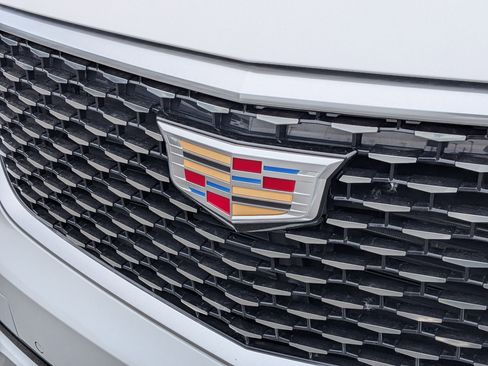 Used 2024 Cadillac XT6 Premium Luxury w/ LPO, Floor Liner Package AWD/4WD image 31