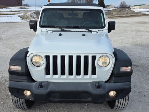 Used 2018 Jeep Wrangler Sport image 8