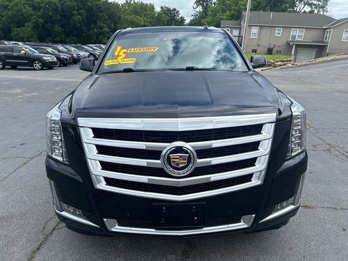 Used 2015 Cadillac Escalade Luxury AWD/4WD image 3