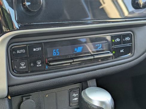 Used 2019 Toyota Corolla LE image 18