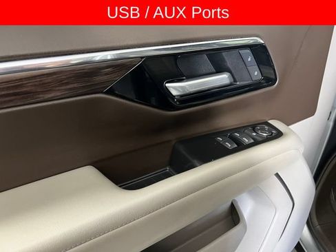 Used 2025 Chevrolet Tahoe LS RWD image 12