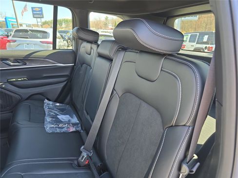 New 2026 Jeep Grand Cherokee Altitude AWD/4WD image 15