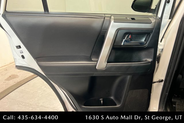 Used 2020 Toyota 4Runner SR5 AWD/4WD image 18