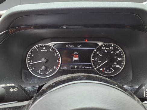 Used 2023 Nissan Pathfinder SV image 13