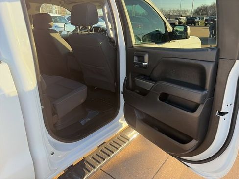 Used 2018 Chevrolet Silverado 1500 LT w/ All Star Edition image 40
