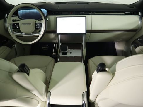 New 2026 Land Rover Range Rover Long Wheelbase SE image 14