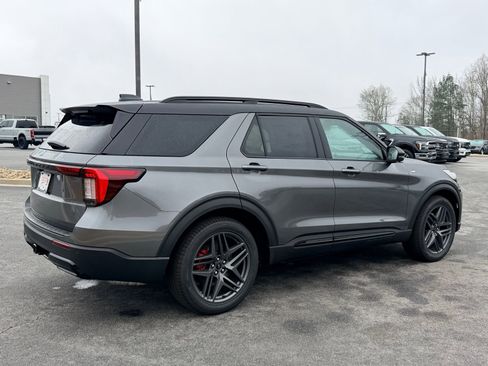 New 2026 Ford Explorer ST-Line w/ ST-Line Street Pack image 10
