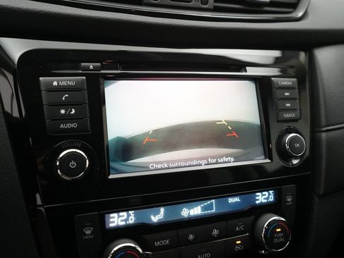 Used 2020 Nissan Rogue SV image 19