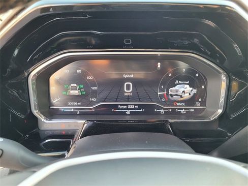 Used 2024 GMC Sierra 1500 SLT image 18