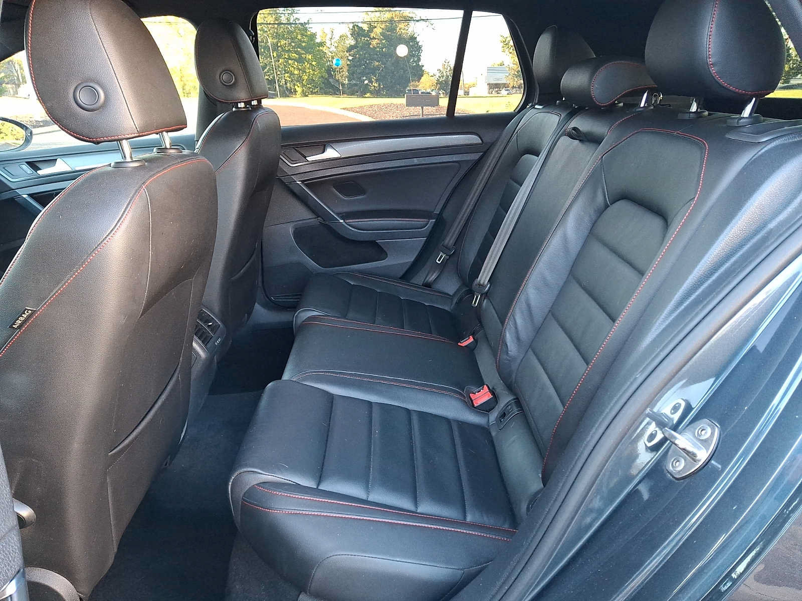Used 2019 Volkswagen GTI SE w/ SE Experience Package FWD image 9