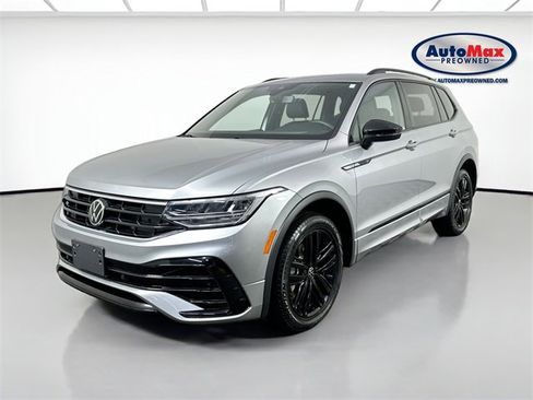 Used 2022 Volkswagen Tiguan SE R-Line image 5