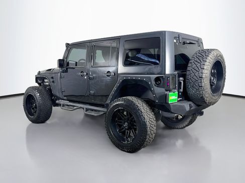 Used 2018 Jeep Wrangler Unlimited Rubicon w/ Cold Weather Group AWD/4WD image 7