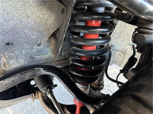 Used 2017 Toyota Tacoma SR image 28