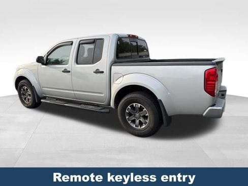 Used 2019 Nissan Frontier SV image 5