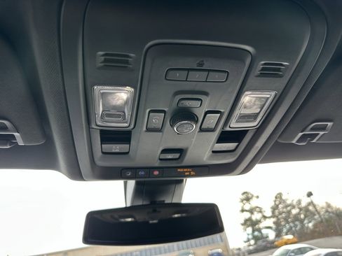 Used 2021 Chevrolet Tahoe LT w/ LT Signature Package image 35